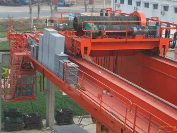 橋式起重機車(chē)輪啃軌故障及改善措施